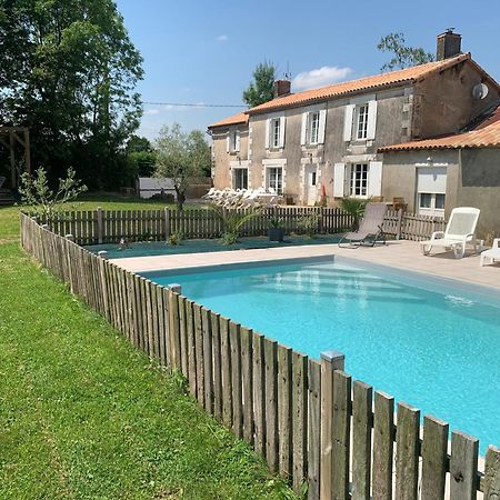 Une Chambre Au Calme En Gatine Deux-Sevrienne Vouhe  エクステリア 写真